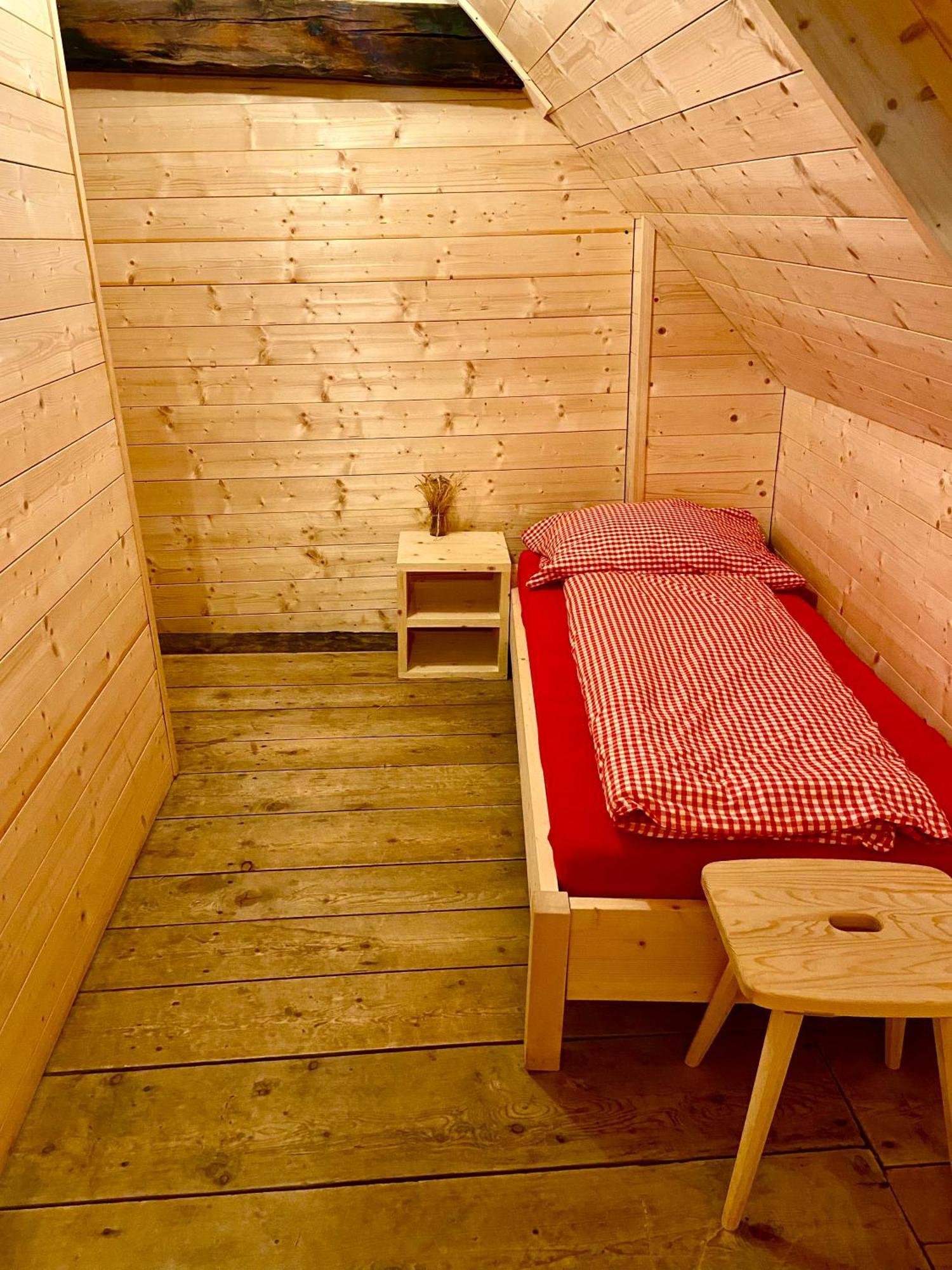 Alp Es-cha Dadour Bed & Breakfast *